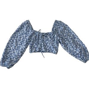 The absolute perfect balloon sleeve top for spring and summer.